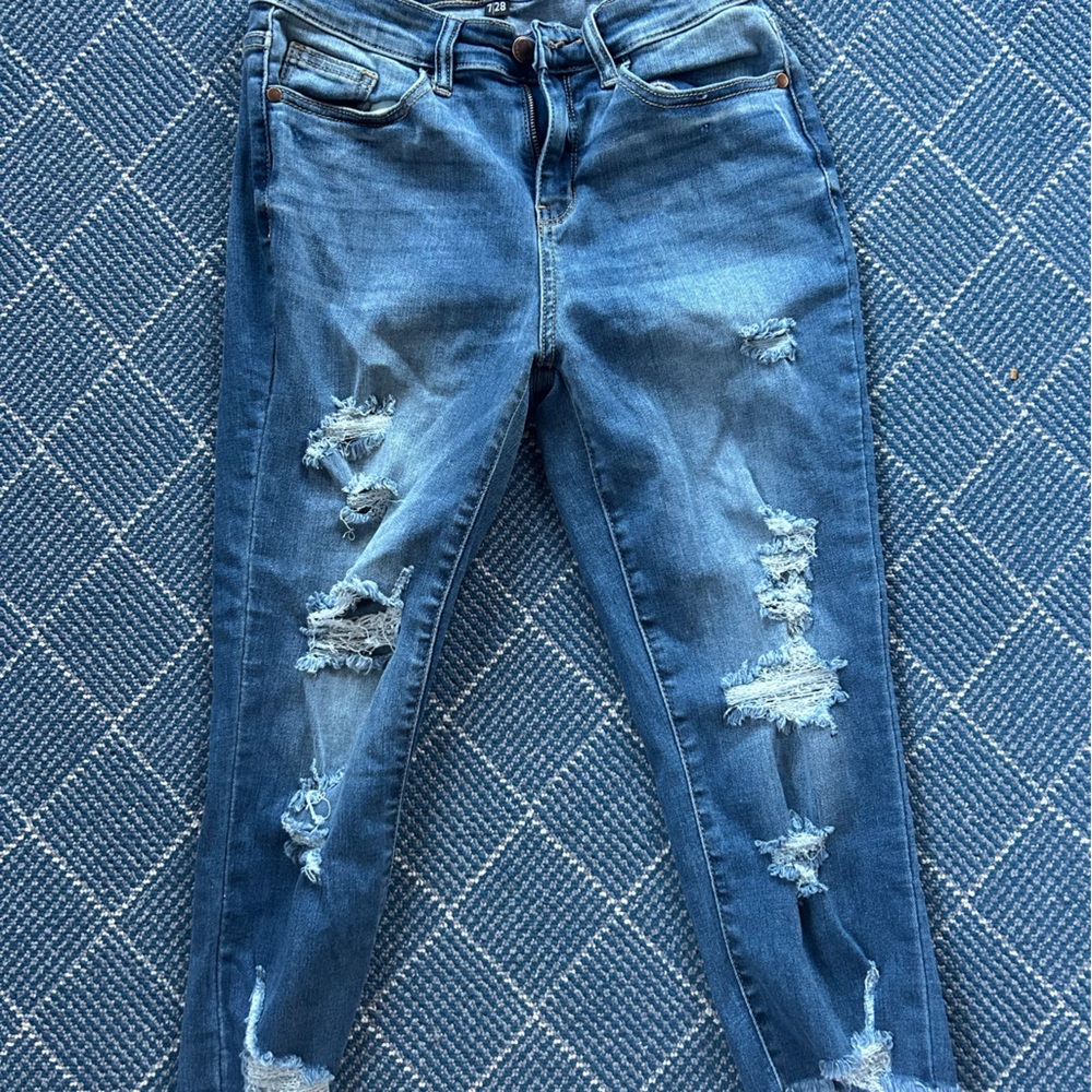 Judy Blue Distressed Skinny Jeans in Blue